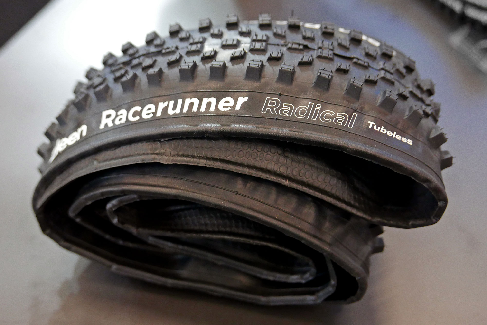 Zleen-Racerunner-Radical-bike-rumor pneu vtt xc radial zleen