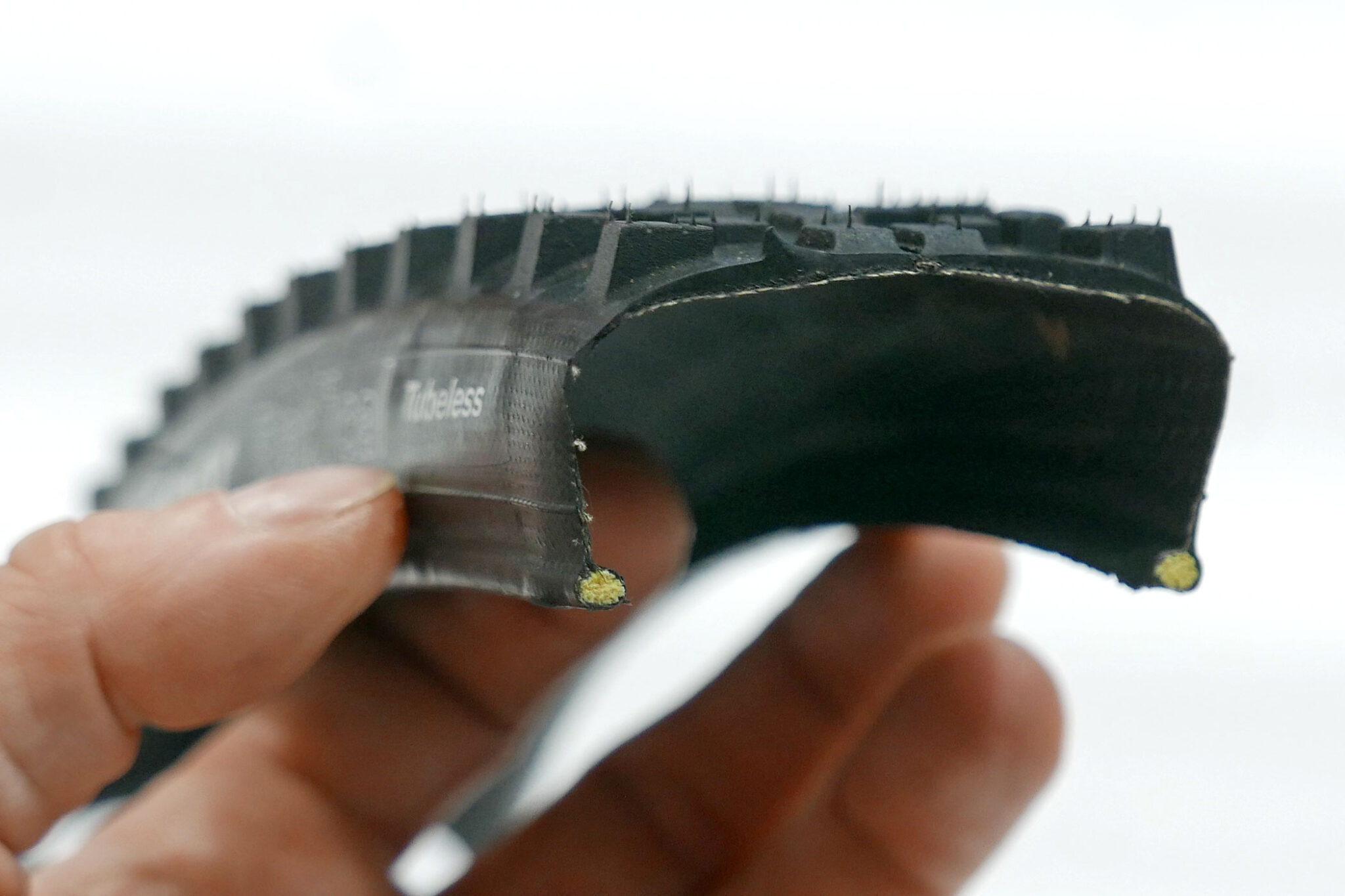 Zleen-Racerunner-Radical-innovative-radial-XC-mountain-bike avis pneu radial vtt xc zleen racerunner