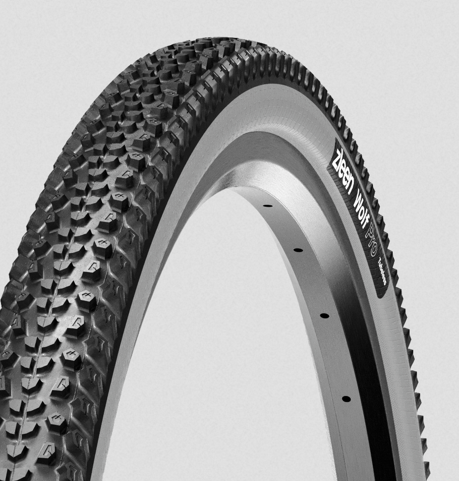 pneu vélo gravel pour terrain sec 700x35