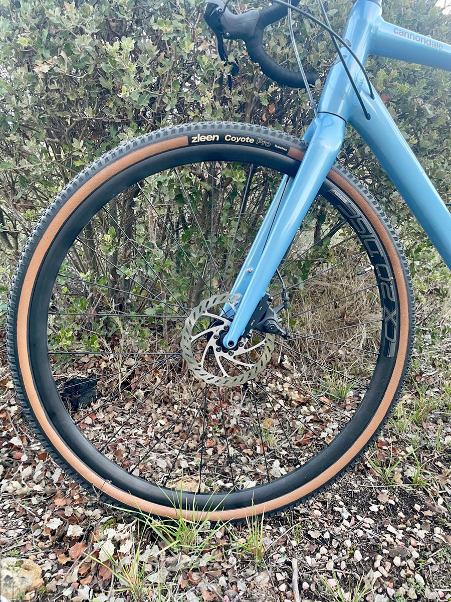 test pneu de velo gravel zleen tubeless 42C