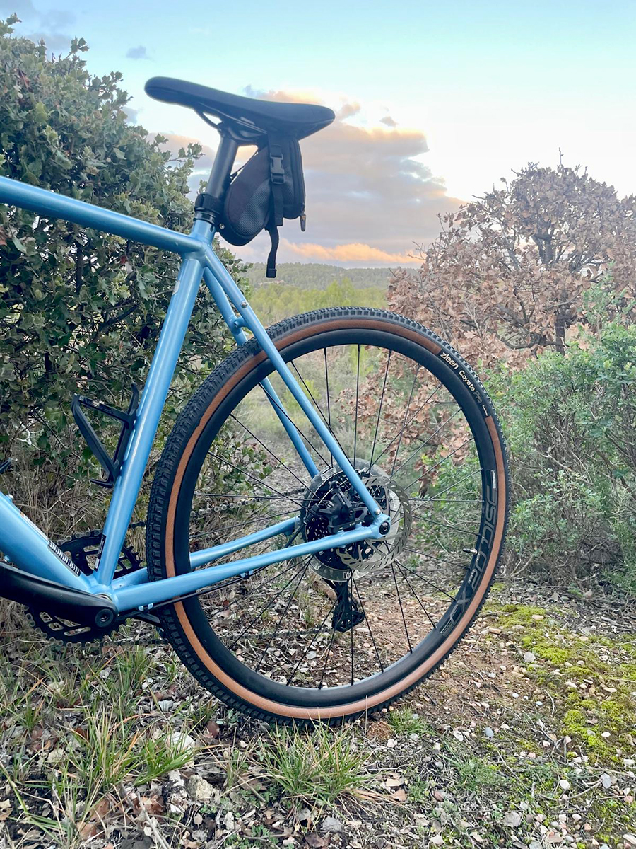 pneu gravel velo zleen montage tubeless ready